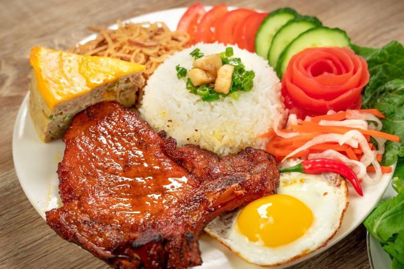 Com Tam - a unique dish with bold Vietnamese flavor