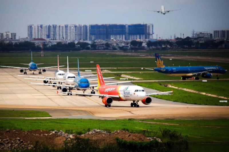 Overcrowding when planes have to queue to take off