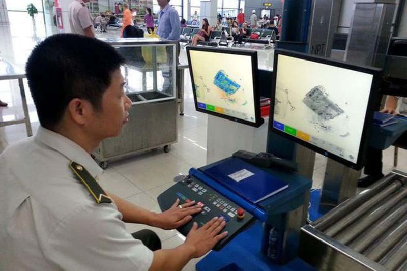 Airport staff must always check luggage and passengers for a safe flight