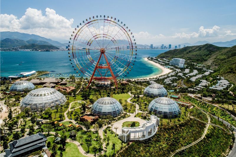 Nha Trang owns beautiful beaches and rich entertainment areas, suitable for families with young children
