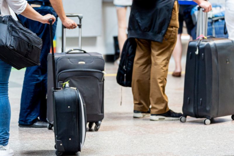 Be in control of your belongings in public spaces