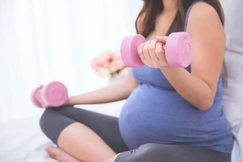 Gentle exercise will help pregnant women's bodies circulate blood and reduce fatigue during the flight